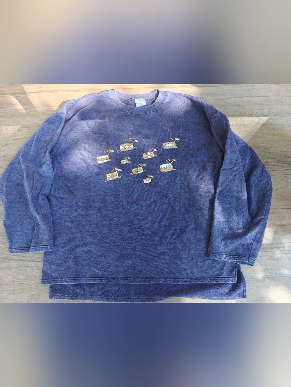 Graphic Print Sweatshirt - Black and Gold
